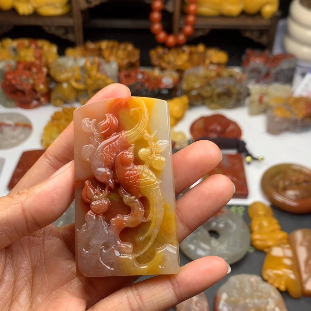 石英质玉（黄龙玉）挂件未镶嵌