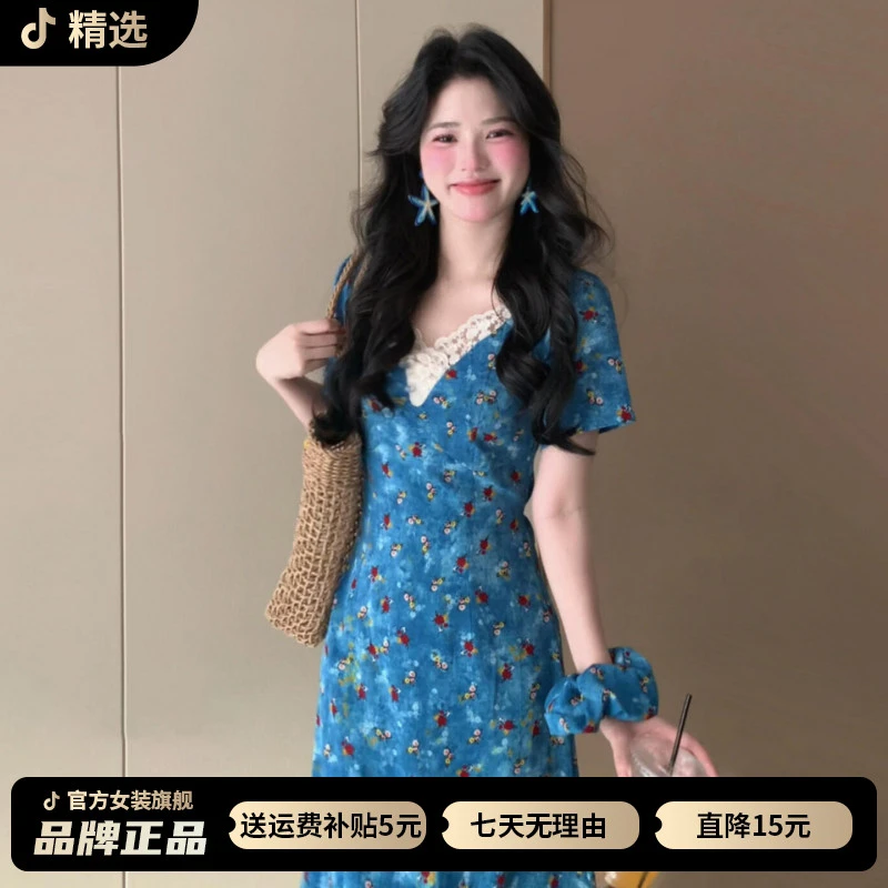 海边度假碎花长裙2025新款巨好看小众蓝色气质显瘦连衣裙子女夏季