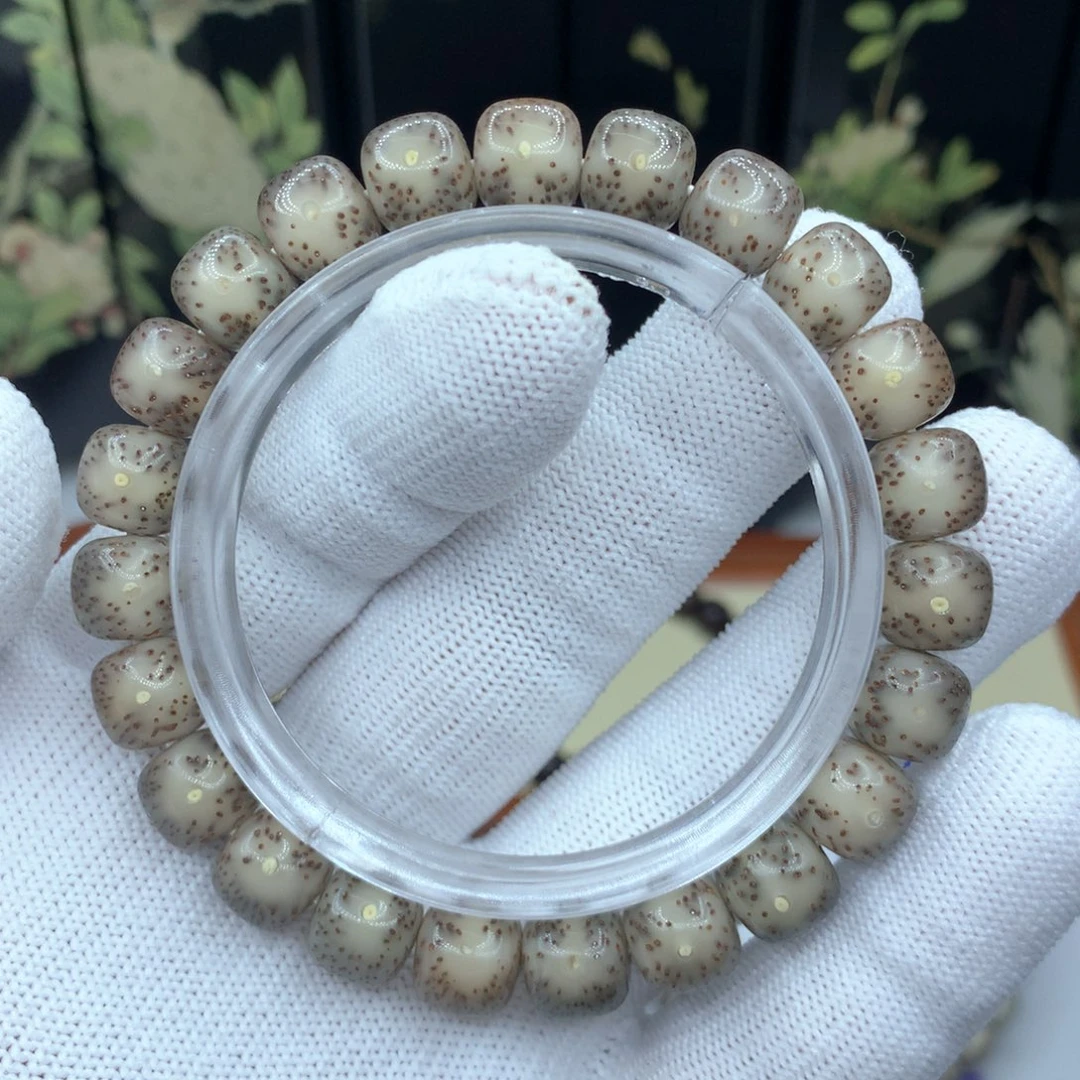 星月菩提吊坠10*9 糯冰奶灰 全玉化