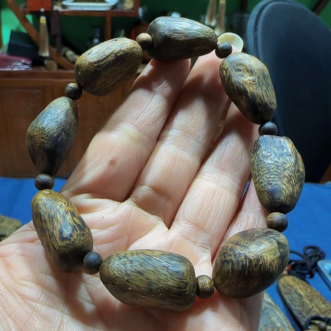 沉香沉香碎屑海南白奇乌身天然瘤疤树丁15克