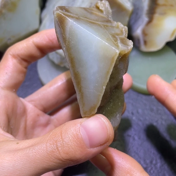 和田玉（糖玉）未镶嵌珠宝半成品