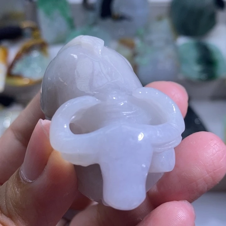 【闪购商品】颈饰未镶嵌翡翠牛