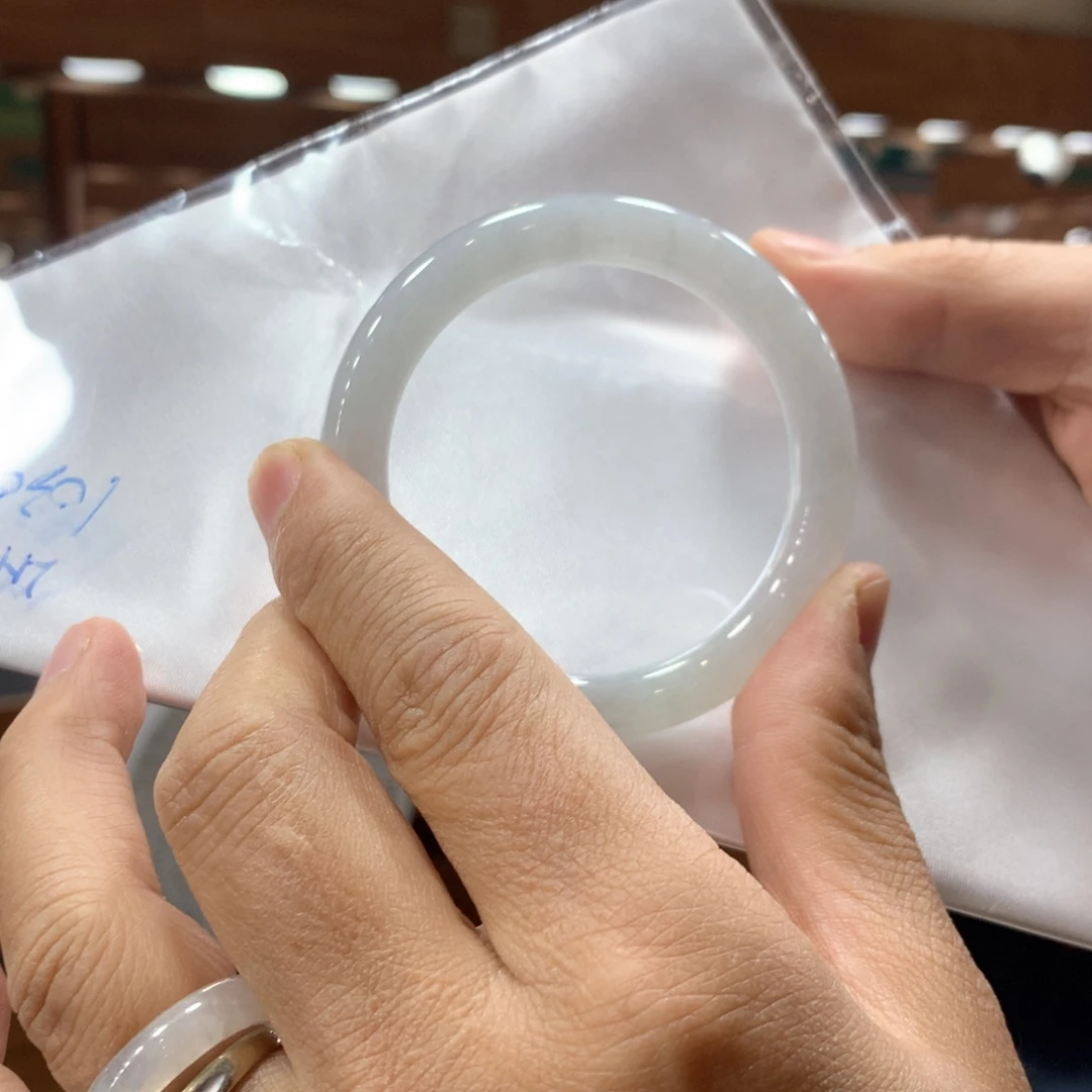 翡翠未镶嵌手镯福利