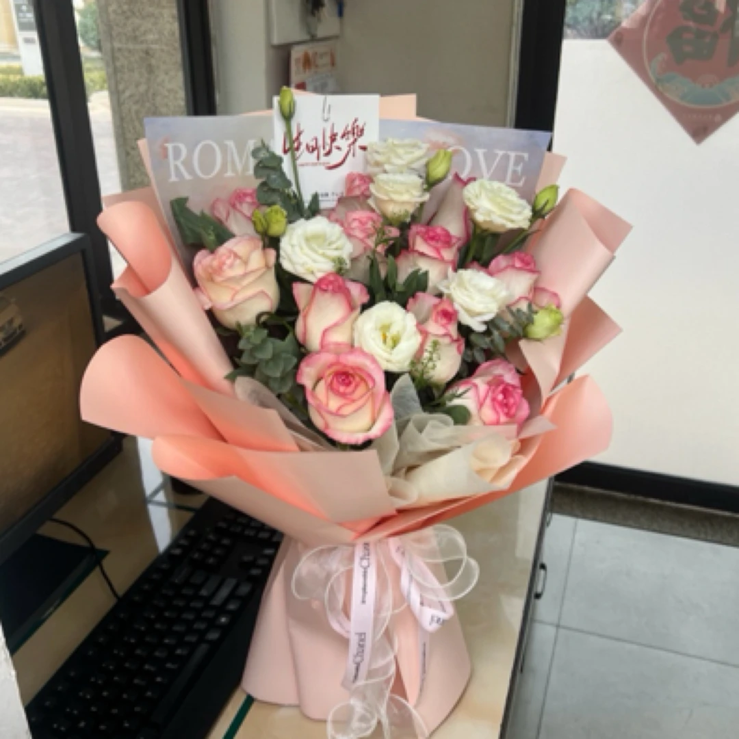 爱莎玫瑰一束（11支艾莎玫瑰搭配尤加利若干）送女友