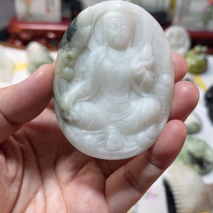 独山玉未镶嵌颈饰