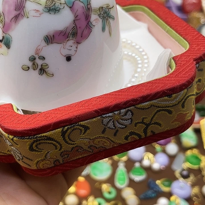 玲***青花彩绘小主人杯子