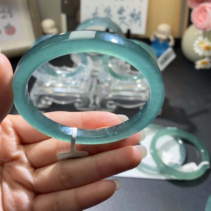 翡翠未镶嵌手镯高冰天青色