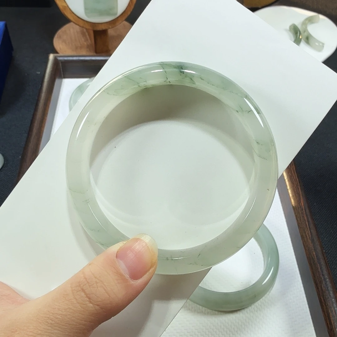 石英质玉（天山翠）未镶嵌手镯