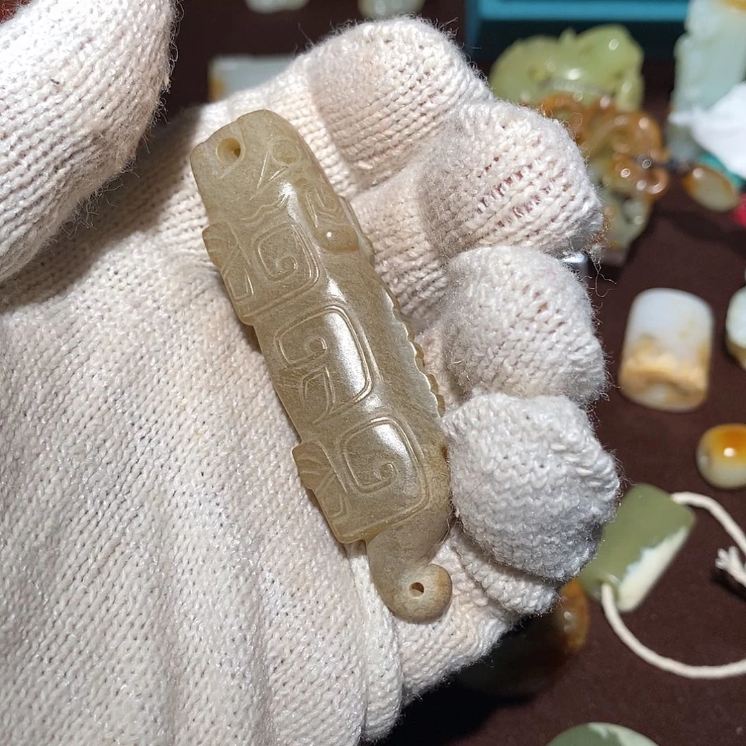 可***爸和田玉未镶嵌颈饰