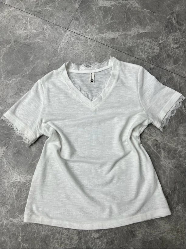 2534夏季蕾丝拼接薄款时尚减龄女短袖