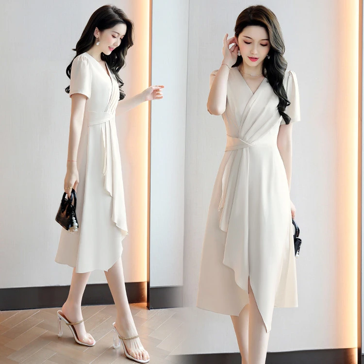 夏季连衣裙女2025年新款高级感气质名媛洋气显瘦女装绝美V领裙子