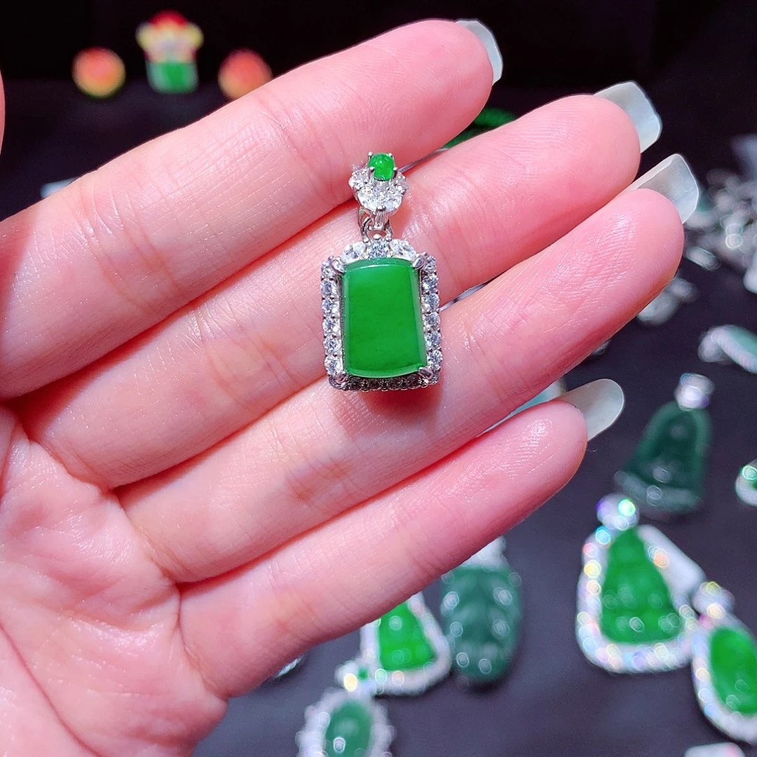 【闪购商品】翡翠吊坠(不含链)未镶嵌