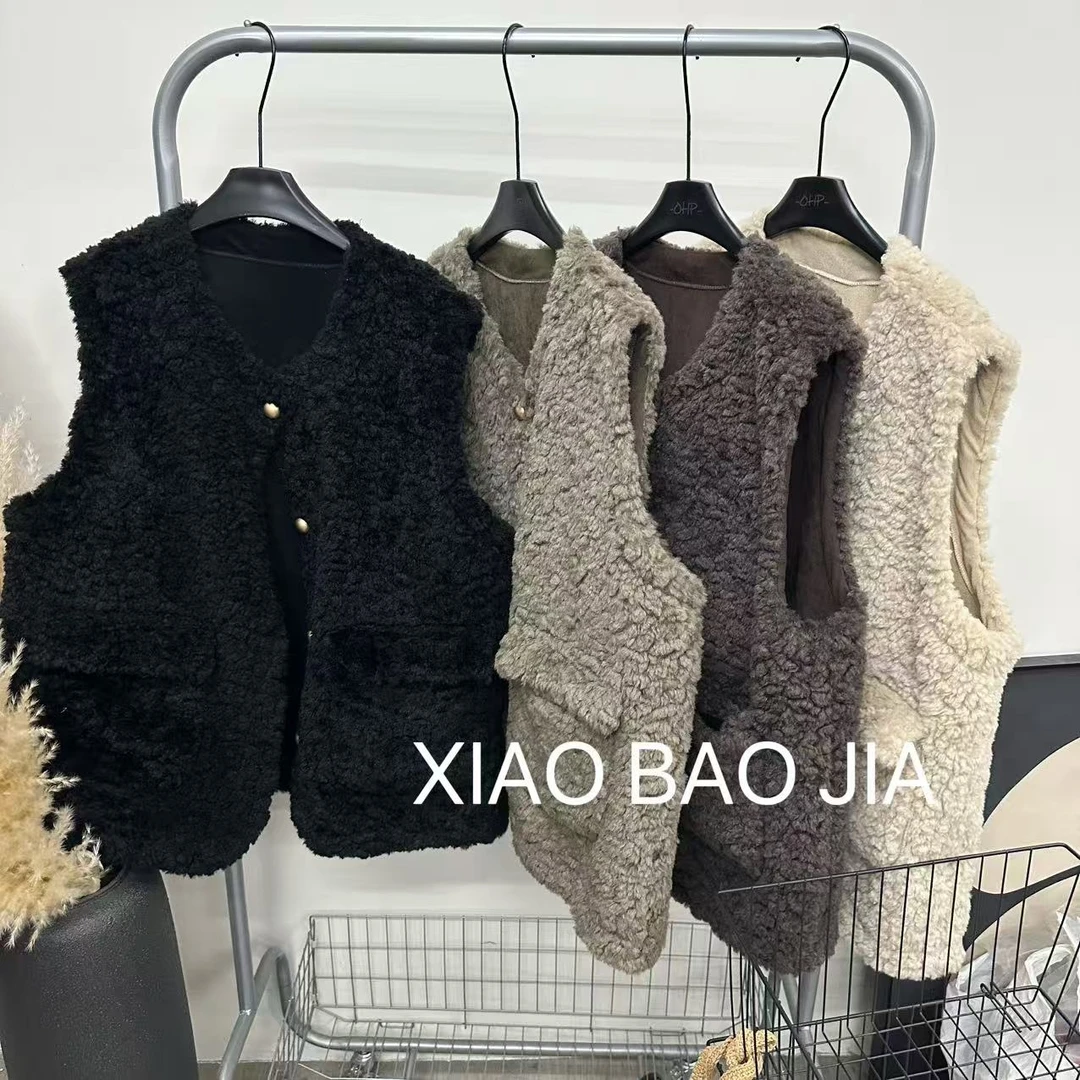 XIAOBAOJIA/卷卷毛宽松双口袋马甲