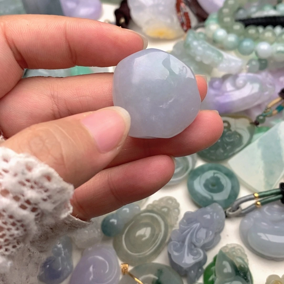 翡翠未镶嵌颈饰随行