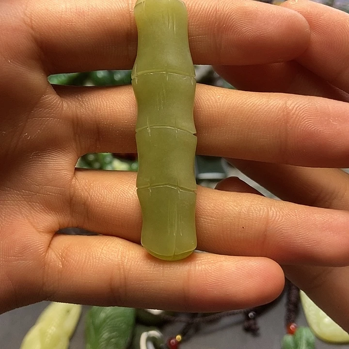 颈饰未镶嵌和田玉（糖玉）和田玉竹节吊坠