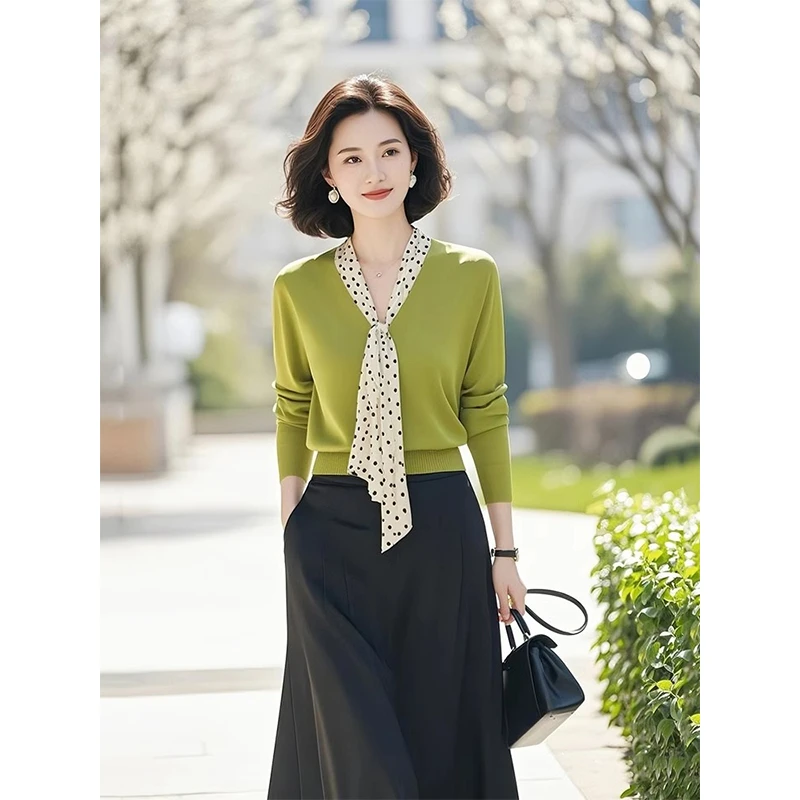 今年流行漂亮春款时尚洋气时髦独特别致超好看单穿气质绿色上衣女