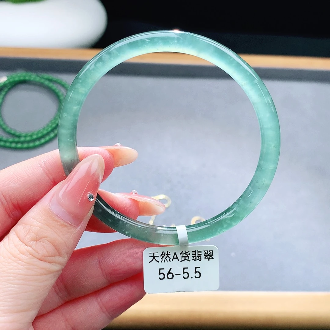 未镶嵌手镯（圆镯）翡翠