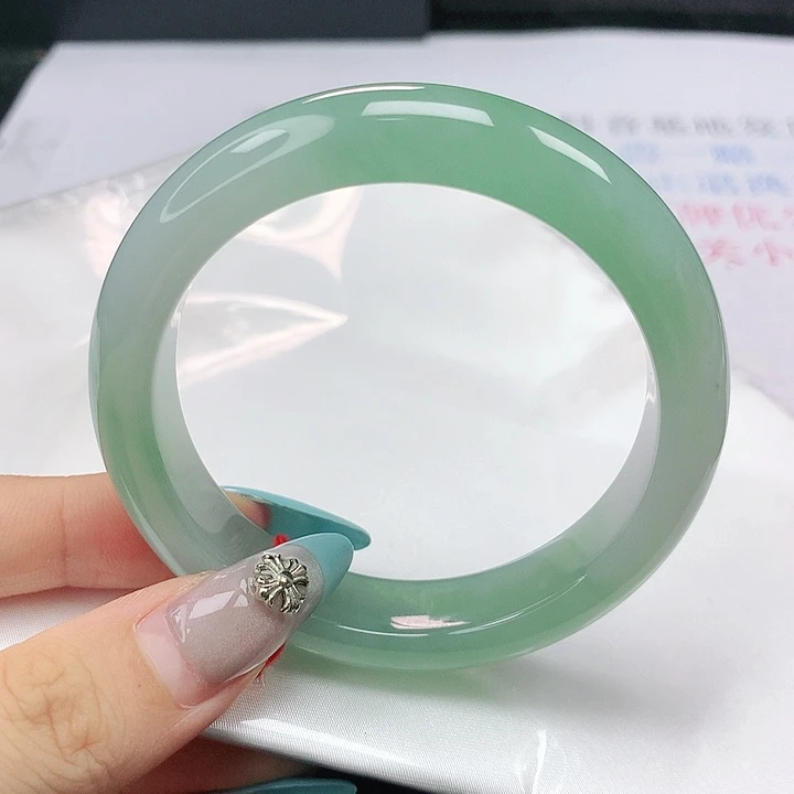 翡翠手镯未镶嵌翡翠55.5冰种冰胶透飘绿渐变正圈