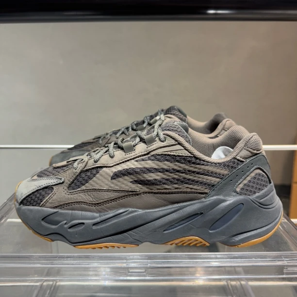 90新 MM6 44码 无盒 内衬修复 Yeezy700 晶洞宝藏 休闲鞋