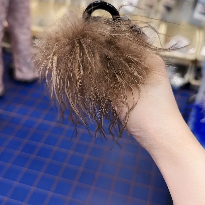 布艺非金属咖色羽毛半抓