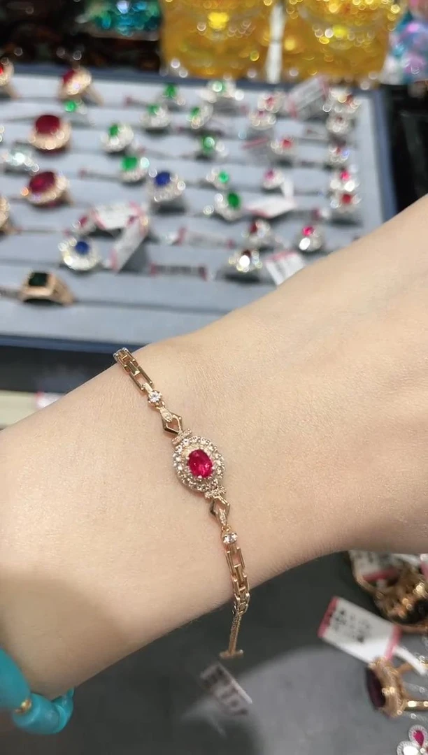 18K金镶嵌天然无烧红宝石手链