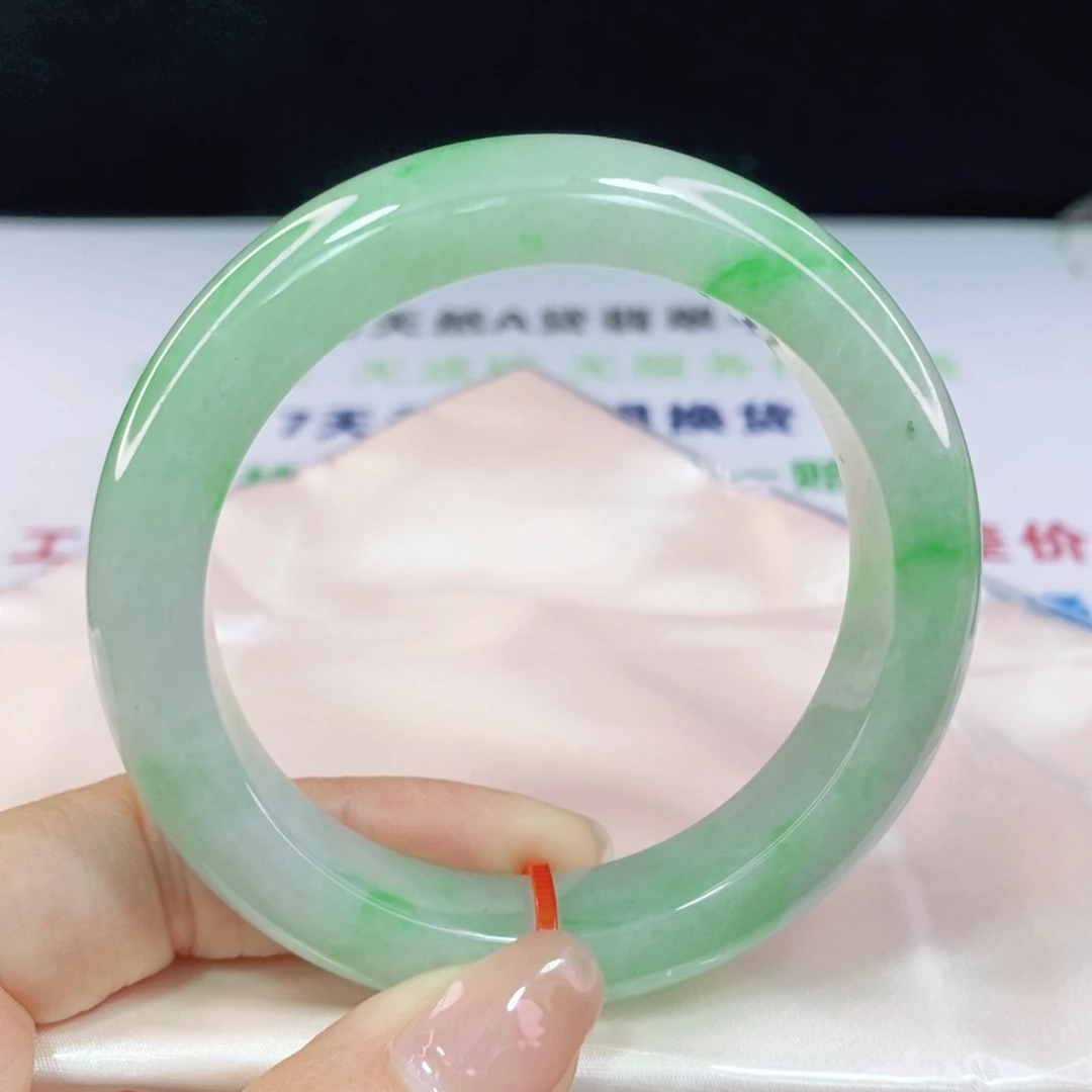 翡翠手镯未镶嵌55.6