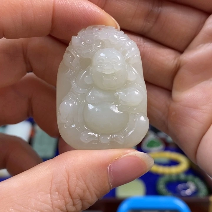 E***W和田玉未镶嵌颈饰