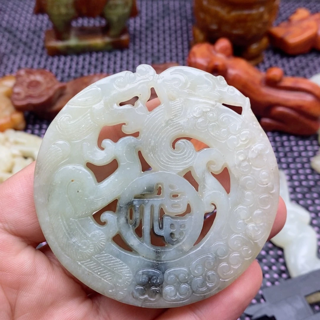 蛇纹石玉颈饰未镶嵌