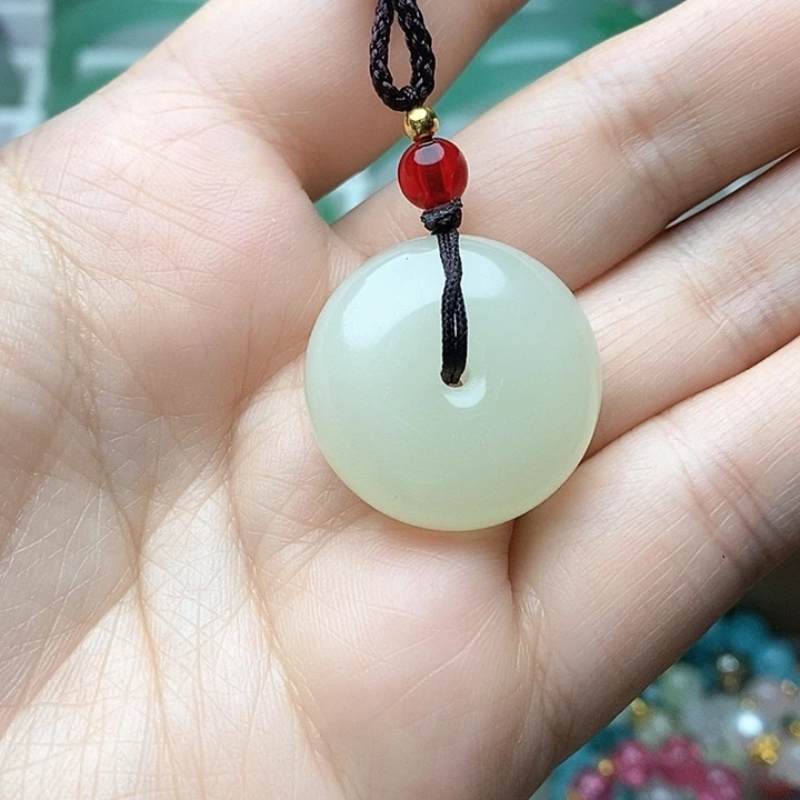 石英质玉颈饰未镶嵌