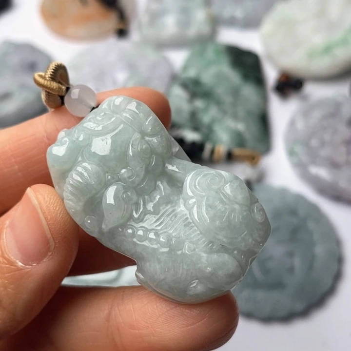 翡翠未镶嵌颈饰翡翠