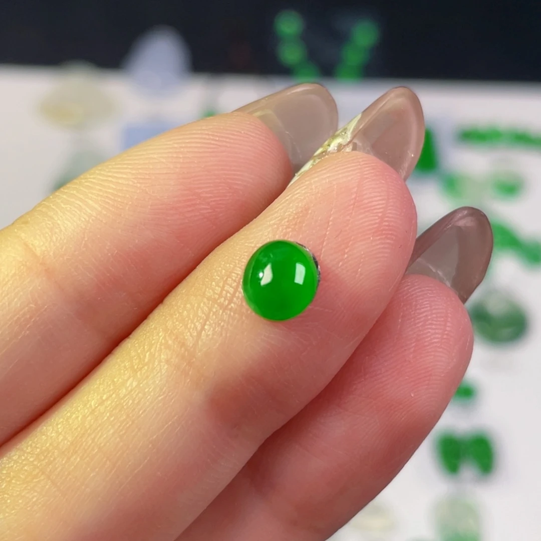 翡翠未镶嵌颈饰裸石