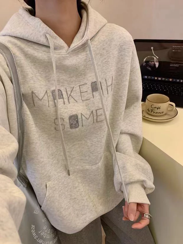 休闲少女款连帽卫衣