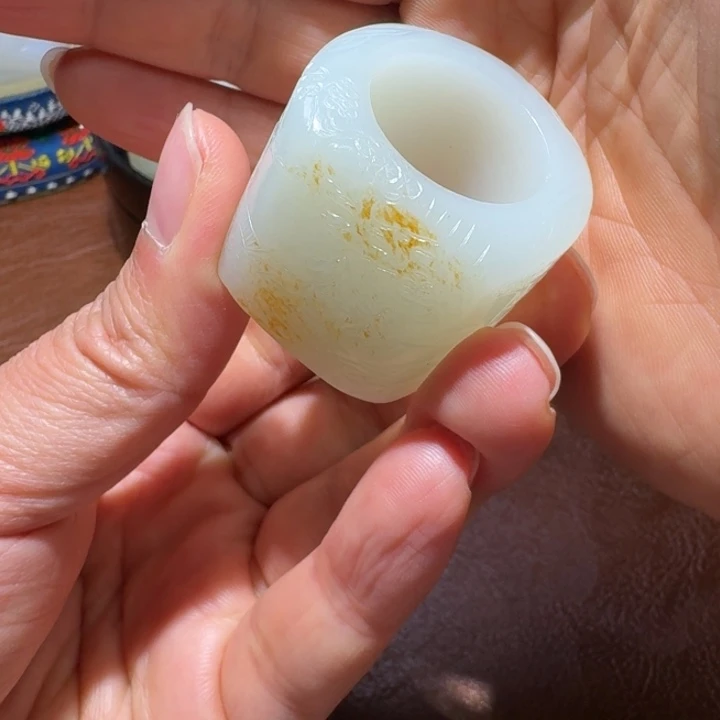 和田玉未镶嵌把件