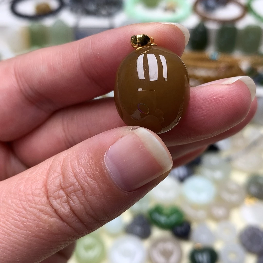 和田玉18K金镶嵌颈饰