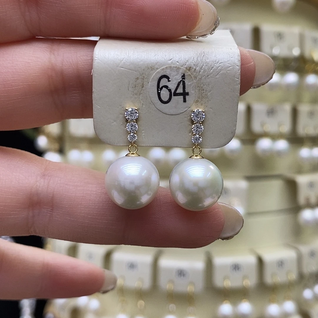 18K金镶嵌淡水珍珠耳饰