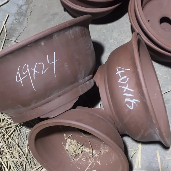 紫砂花盆             130-3