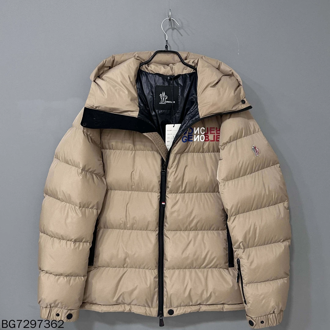 99新 MONCLER 卡其色ISORNO连帽滑雪羽绒服/5码/97362