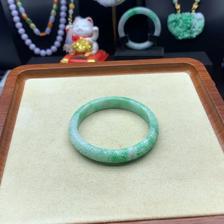 翡翠手镯未镶嵌翡翠手镯55