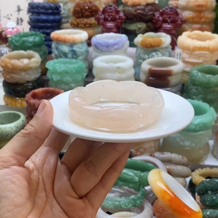 石英质玉未镶嵌手镯