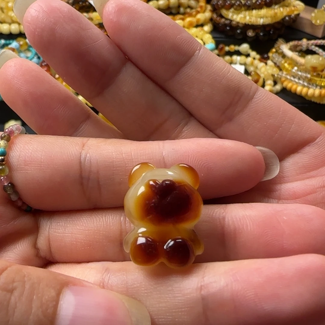 蜜蜡颈饰未镶嵌蜜蜡俏色小熊吊坠微瑕漏（打孔不退换）