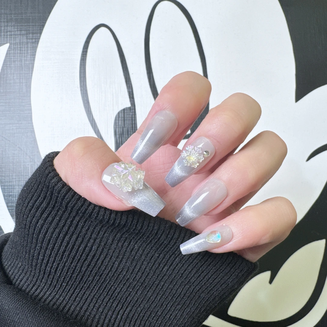 【135原创】YYDS穿戴甲纯欲风手工穿戴甲2025年新款雪花山茶花美甲