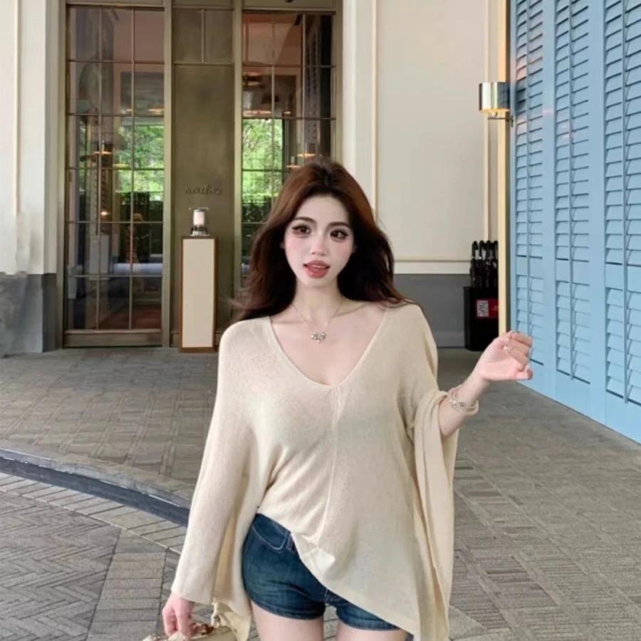 秋季法式时尚高级感防晒外搭罩衫v领慵懒风宽松不规则针织上衣女