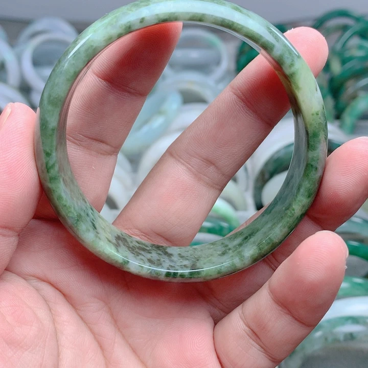 独山玉未镶嵌手镯64