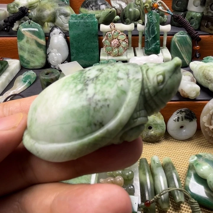 独山玉未镶嵌珠宝半成品