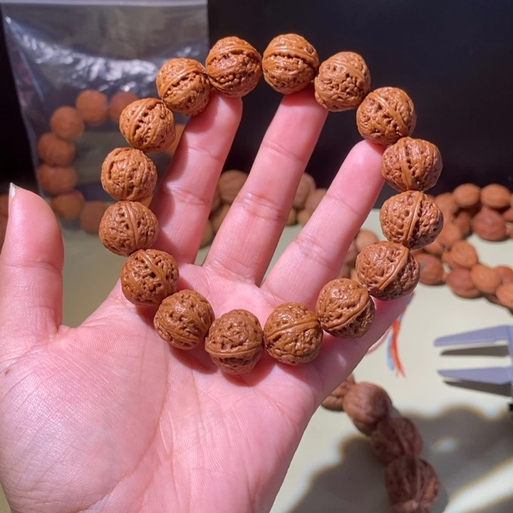 文玩核桃手串……19