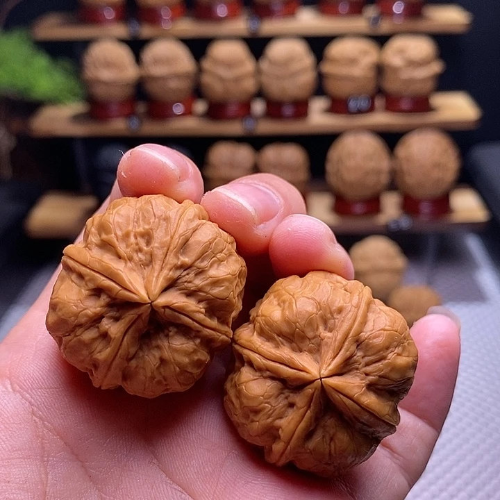 文玩核桃吊坠方印四棱57