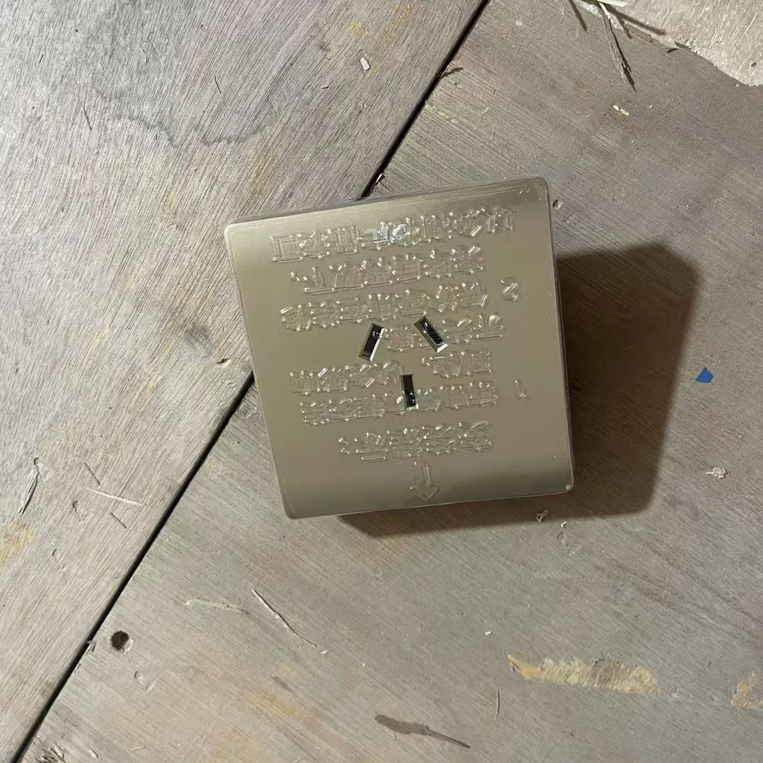 A9otl-CJ03三孔插座16A香槟金（不带开关）库存尾货（新三楼）