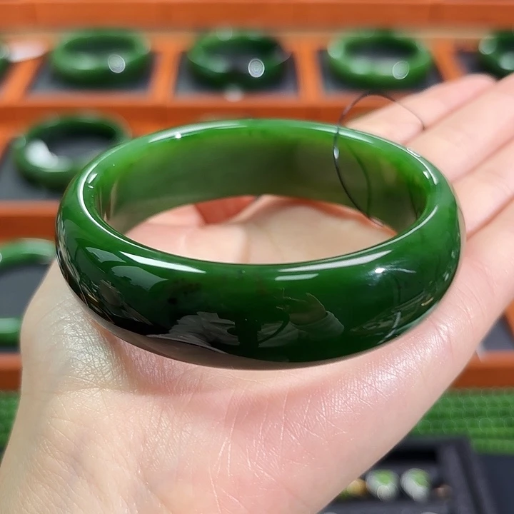 和田玉未镶嵌手镯红皮菠菜绿