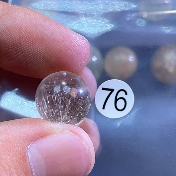 颈饰未镶嵌水晶聪****?