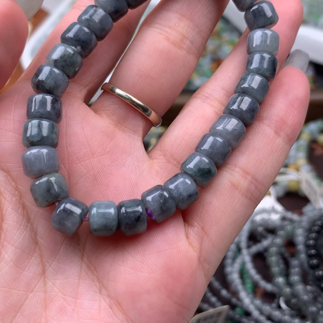 翡翠散珠乌鸡手串